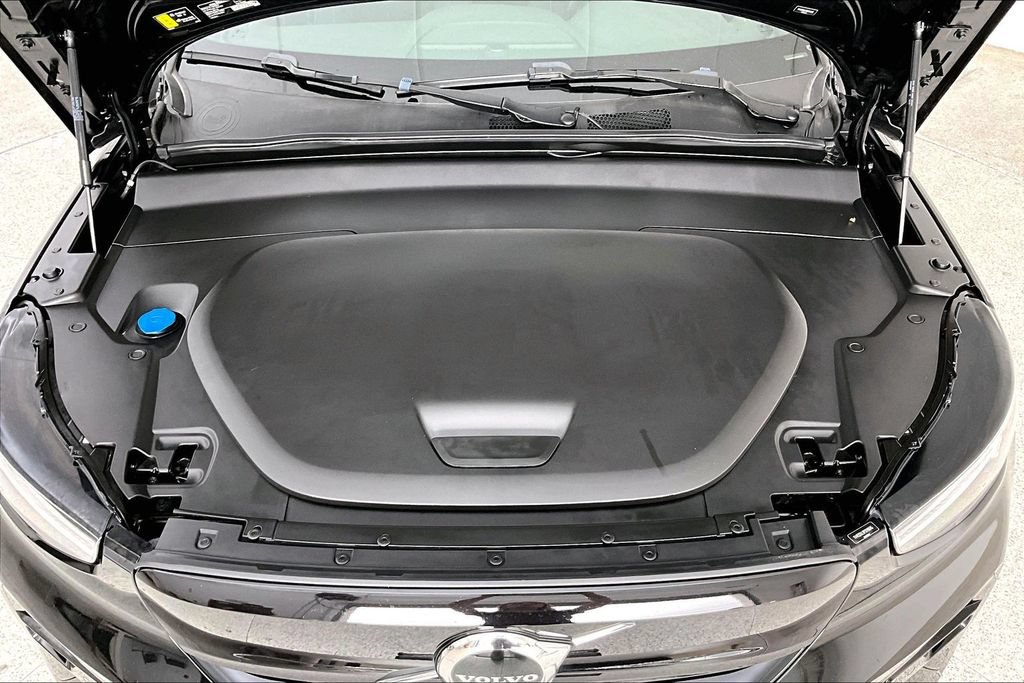 Certified 2023 Volvo XC40 Recharge Plus AWD/4WD image 11
