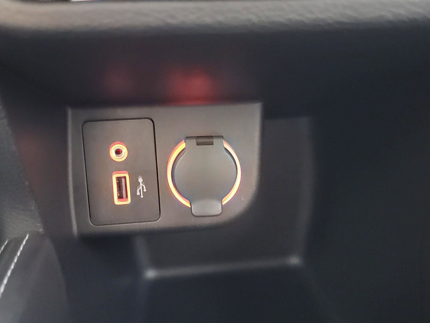 Used 2019 Nissan Kicks SR w/ SR Premium Package image 31