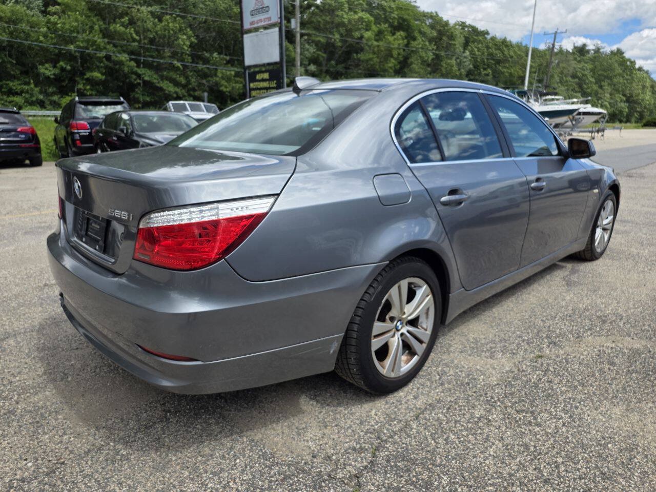 Used 2010 BMW 528i xDrive Sedan AWD/4WD image 8