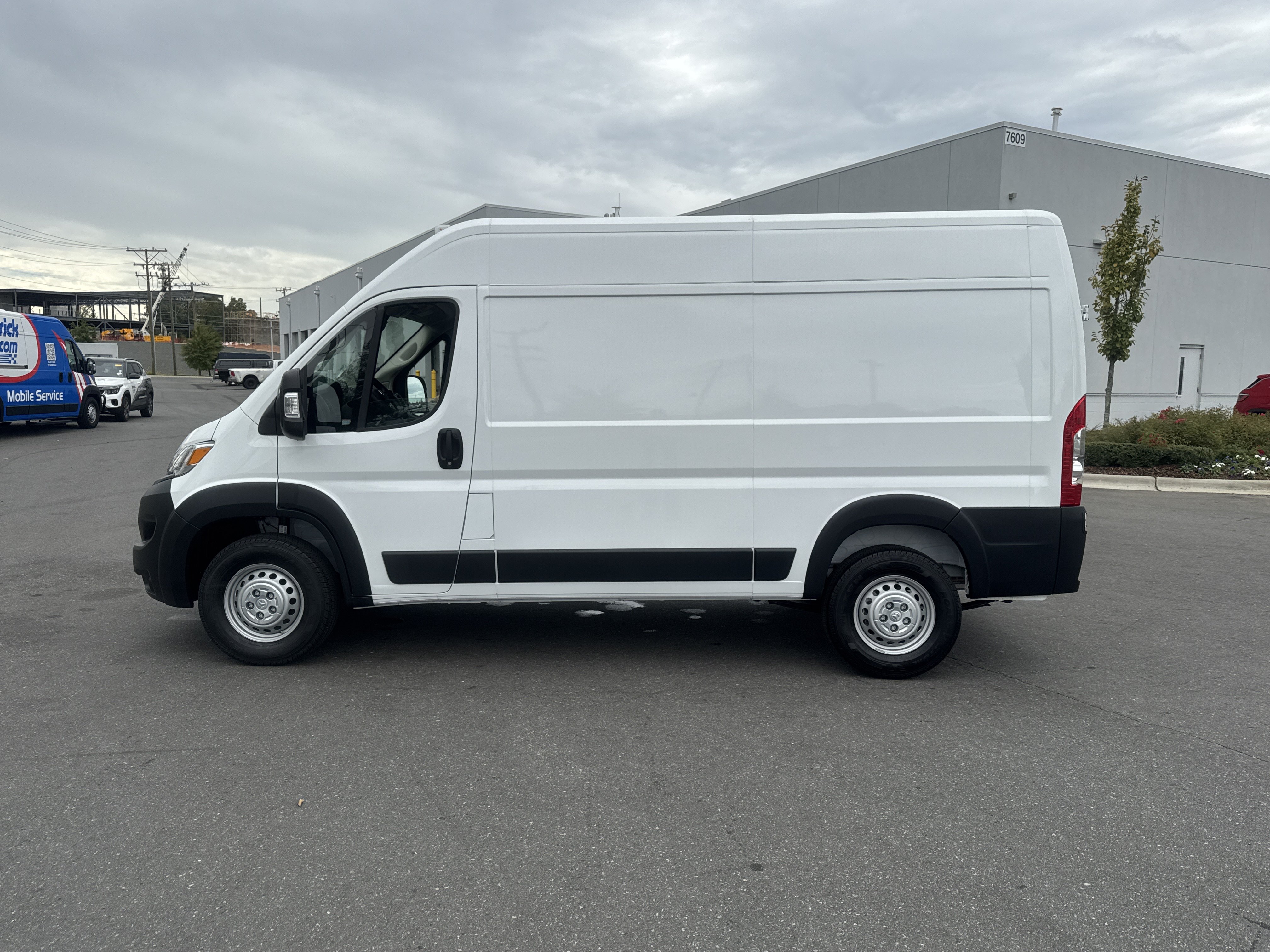 New 2025 RAM ProMaster 3500 w/ Premium Convenience Group FWD image 9