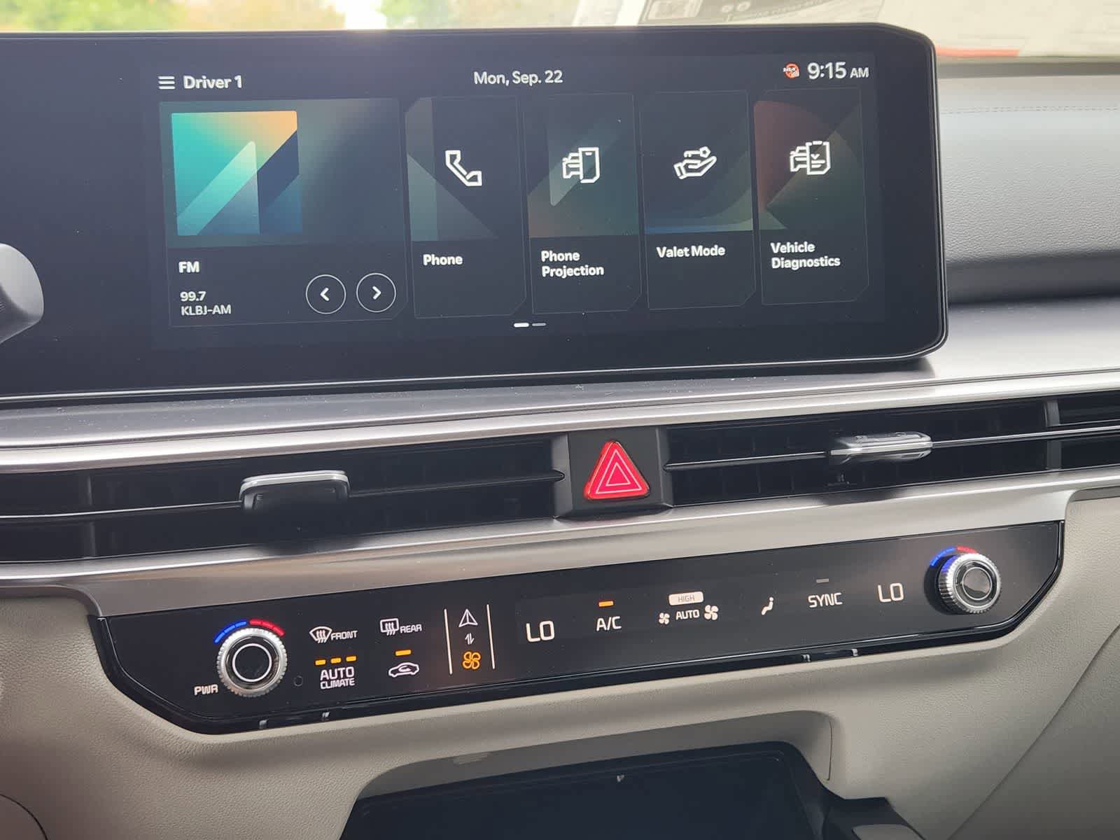 New 2026 Kia Sorento S w/ S Panoramic Sunroof Package FWD image 15