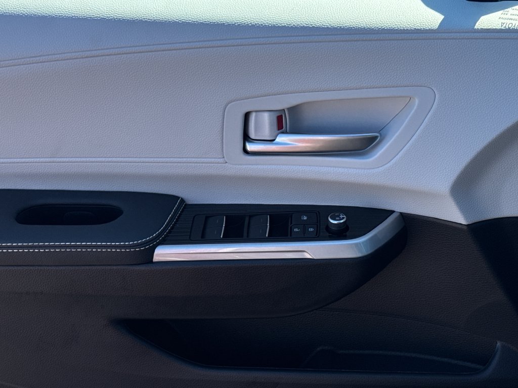 New 2026 Toyota Sienna XSE AWD/4WD image 31