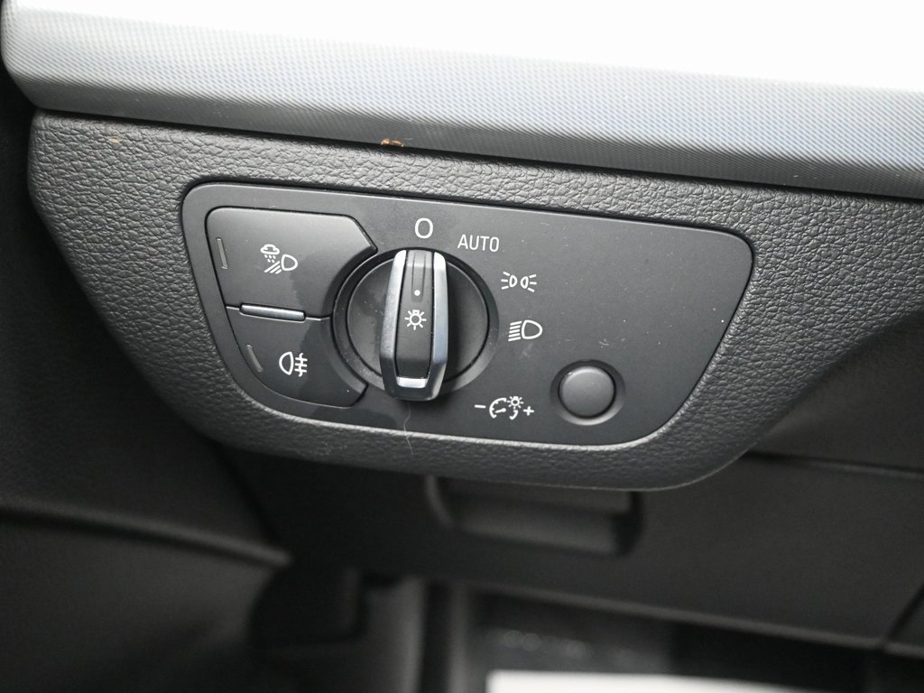 Used 2025 Audi Q5 2.0T Premium image 24