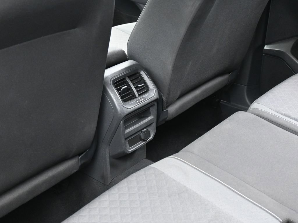 Used 2021 Volkswagen Tiguan S image 30