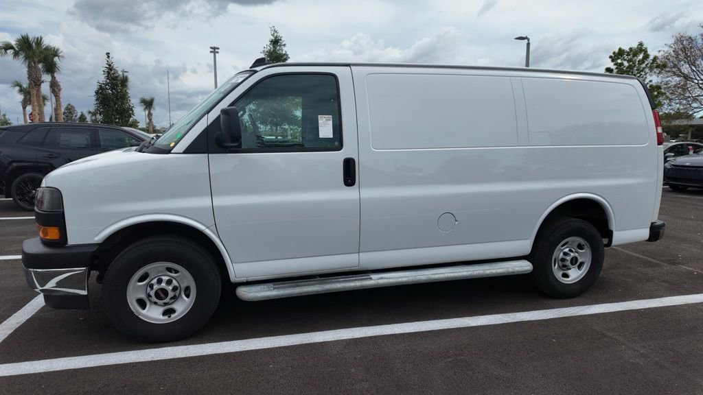 Used 2024 GMC Savana 2500 w/ Driver Convenience Package RWD image 2