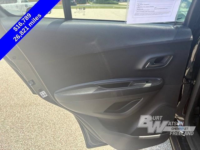 Used 2021 Chevrolet Trax LT w/ Premium Seat Package AWD/4WD image 26