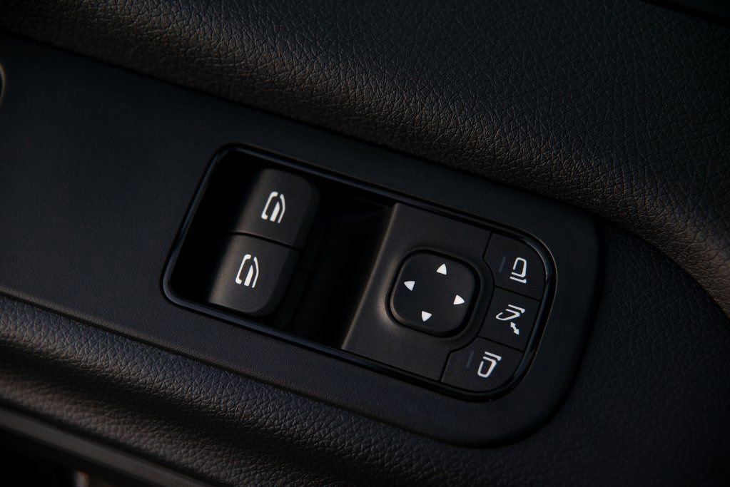 Used 2025 Mercedes-Benz Sprinter 2500 image 28