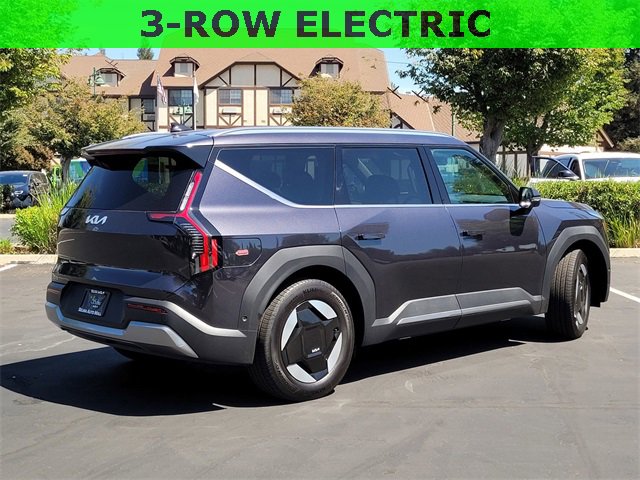 New 2026 Kia EV9 Wind image 4