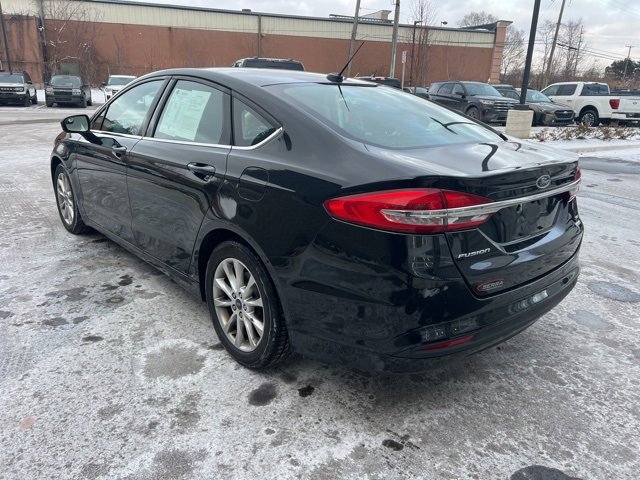 Used 2017 Ford Fusion SE w/ Fusion SE Technology Package image 7