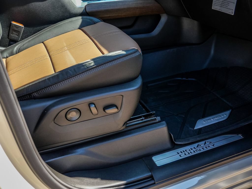 New 2026 Chevrolet Silverado 1500 High Country AWD/4WD image 16