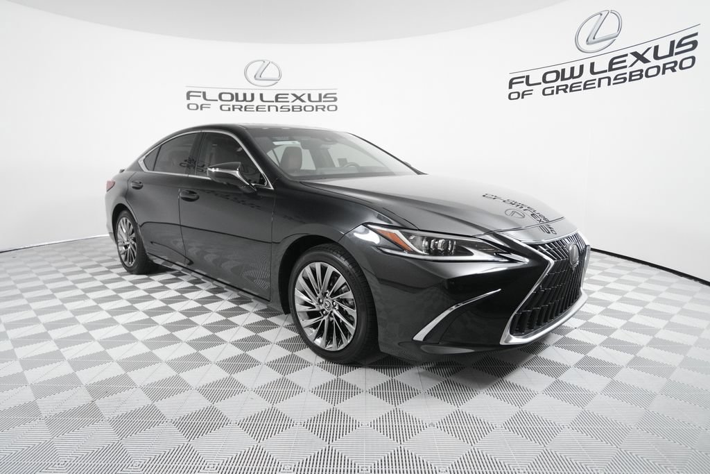 Certified 2024 Lexus ES 300h w/ Technology Package FWD image 3