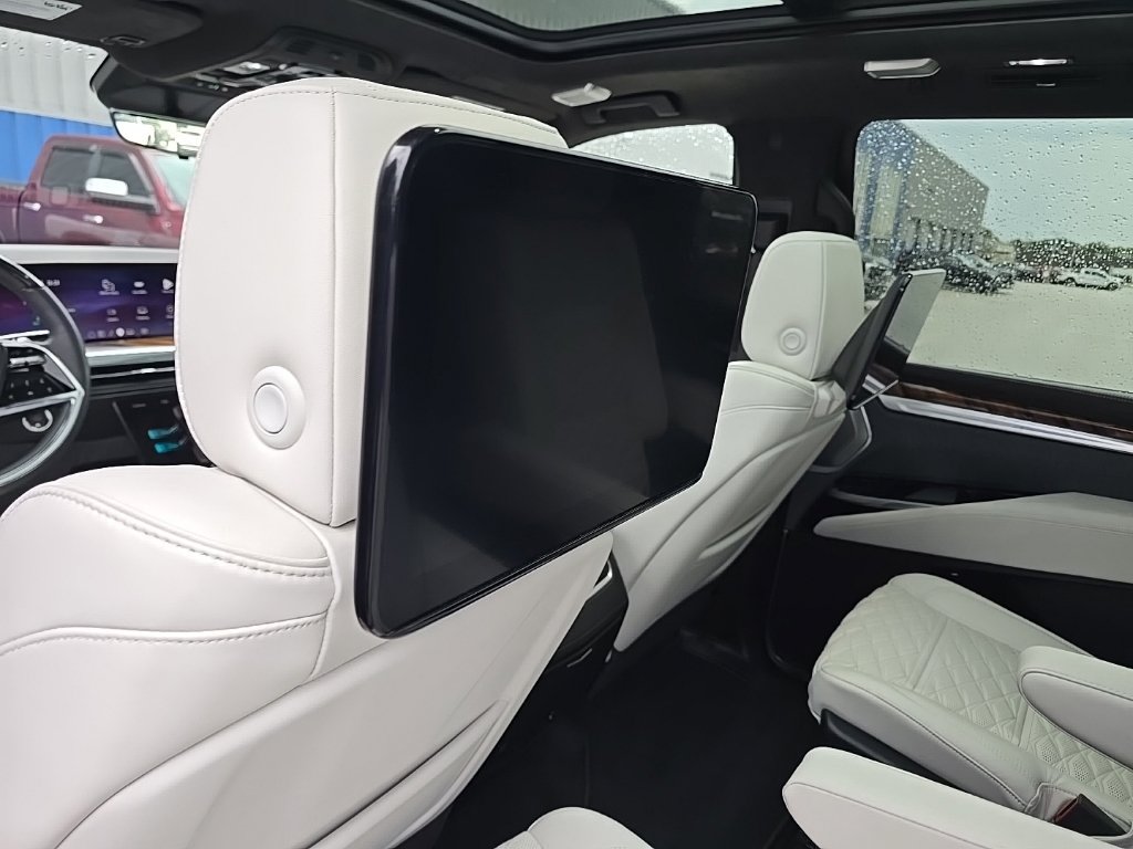 Used 2026 Cadillac Escalade ESV Platinum Sport w/ LPO, Floor Liner Package AWD/4WD image 19