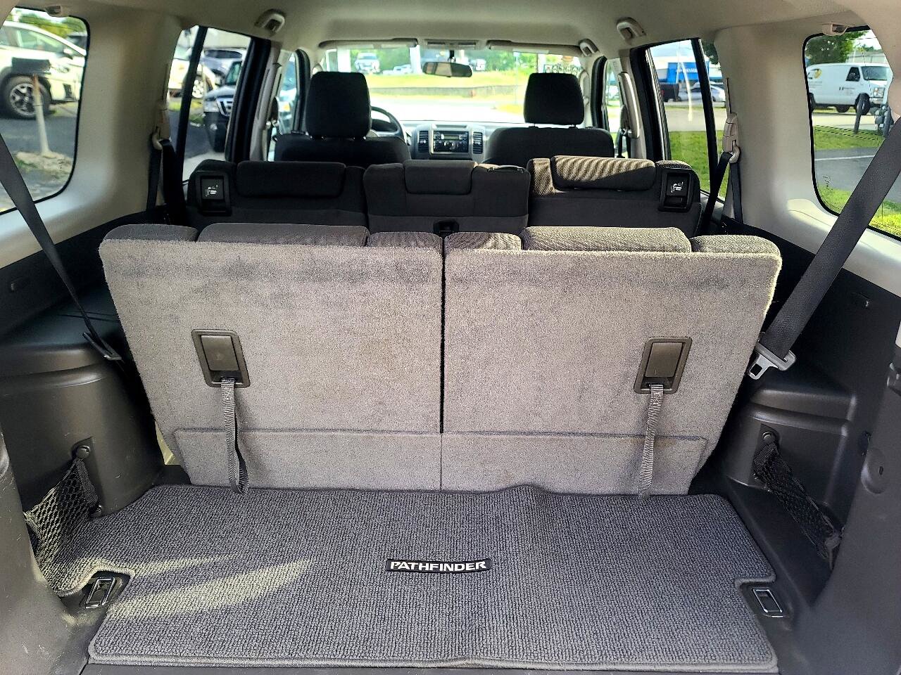 Used 2011 Nissan Pathfinder S image 13