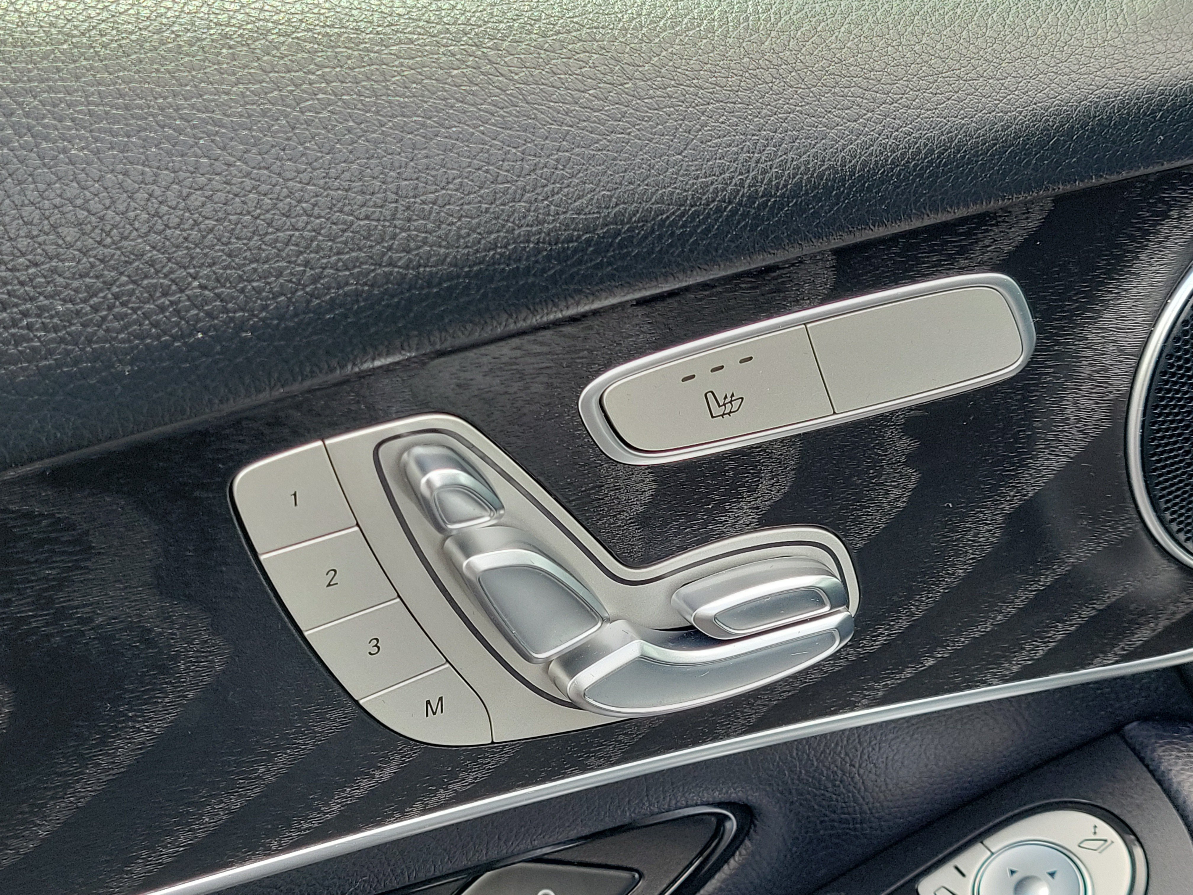 Used 2018 Mercedes-Benz GLC 300 image 18