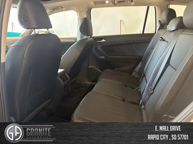 Used 2024 Volkswagen Tiguan SE w/ Panoramic Sunroof Package AWD/4WD image 25
