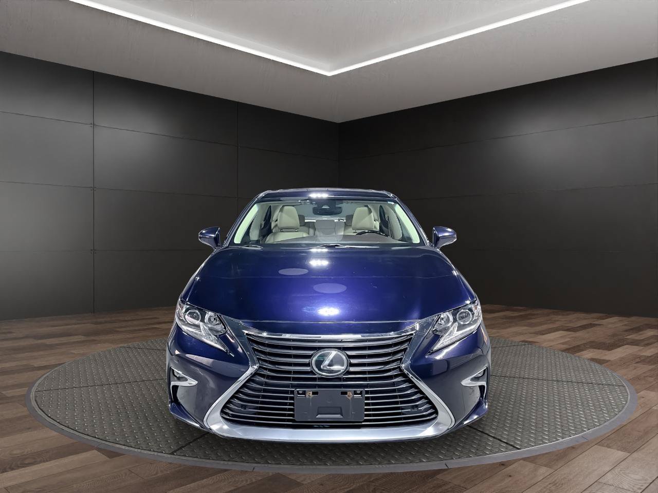 Used 2018 Lexus ES 350 w/ Navigation System Package FWD image 3