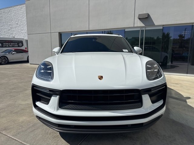 Used 2022 Porsche Macan image 2