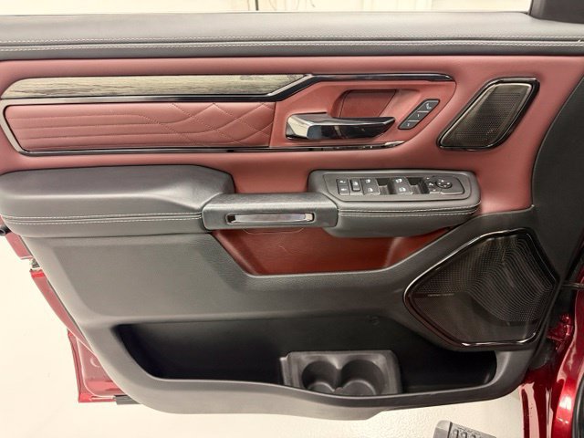 Used 2025 RAM 1500 Limited AWD/4WD image 17