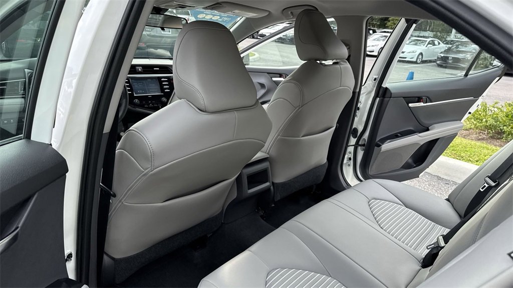 Used 2020 Toyota Camry SE image 35