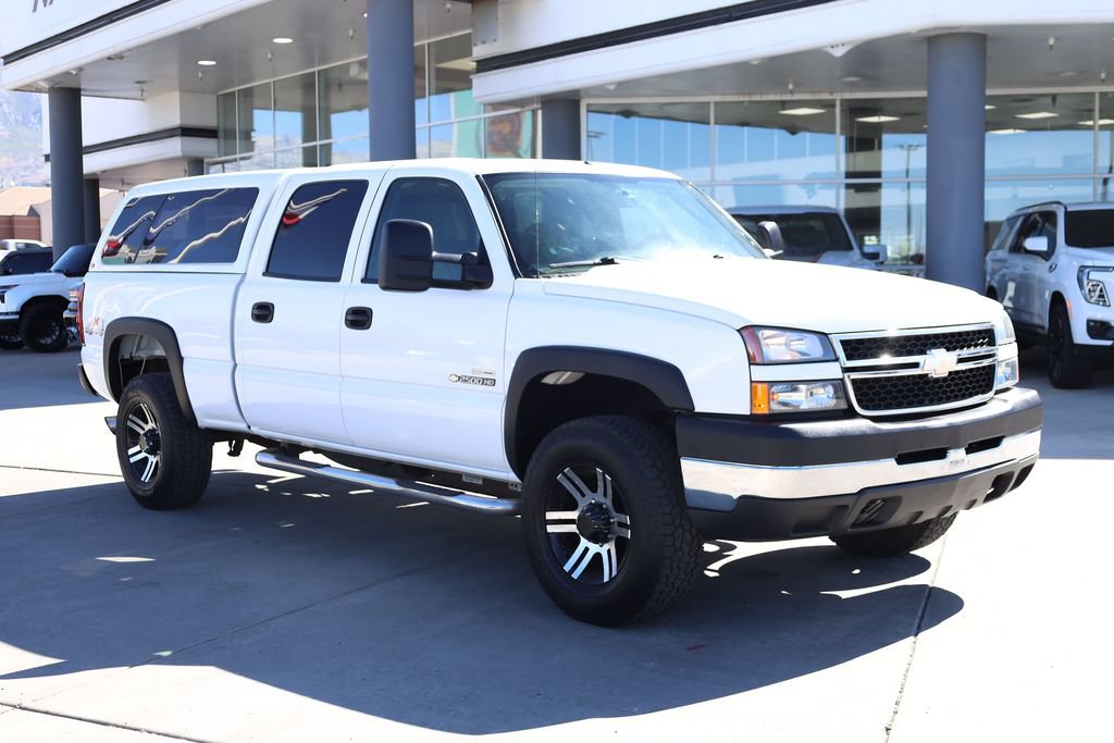 Used 2007 Chevrolet Silverado 2500 W/T w/ Heavy-Duty Power Package AWD/4WD image 8