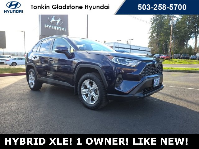 Used 2020 Toyota RAV4 XLE image 2
