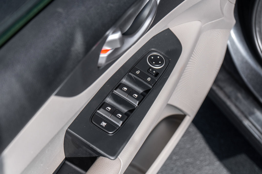 Used 2019 Kia Forte LXS FWD image 17