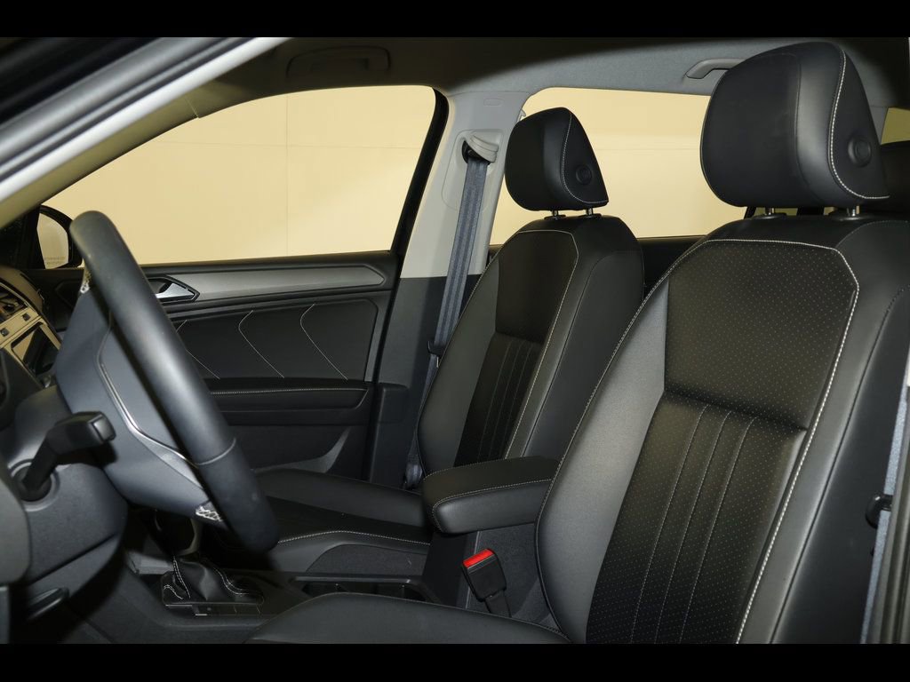 Used 2024 Volkswagen Tiguan SE FWD image 20