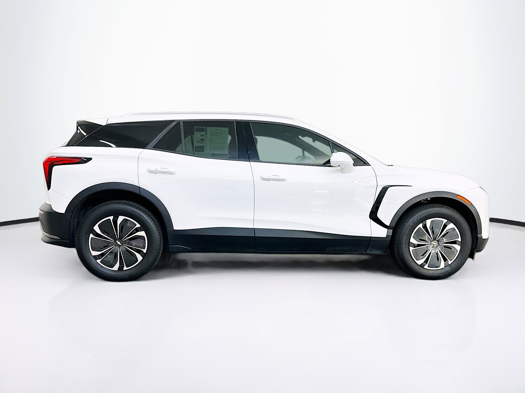 Used 2024 Chevrolet Blazer EV LT image 10