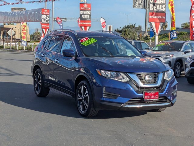 Used 2019 Nissan Rogue SV w/ Premium Package image 3