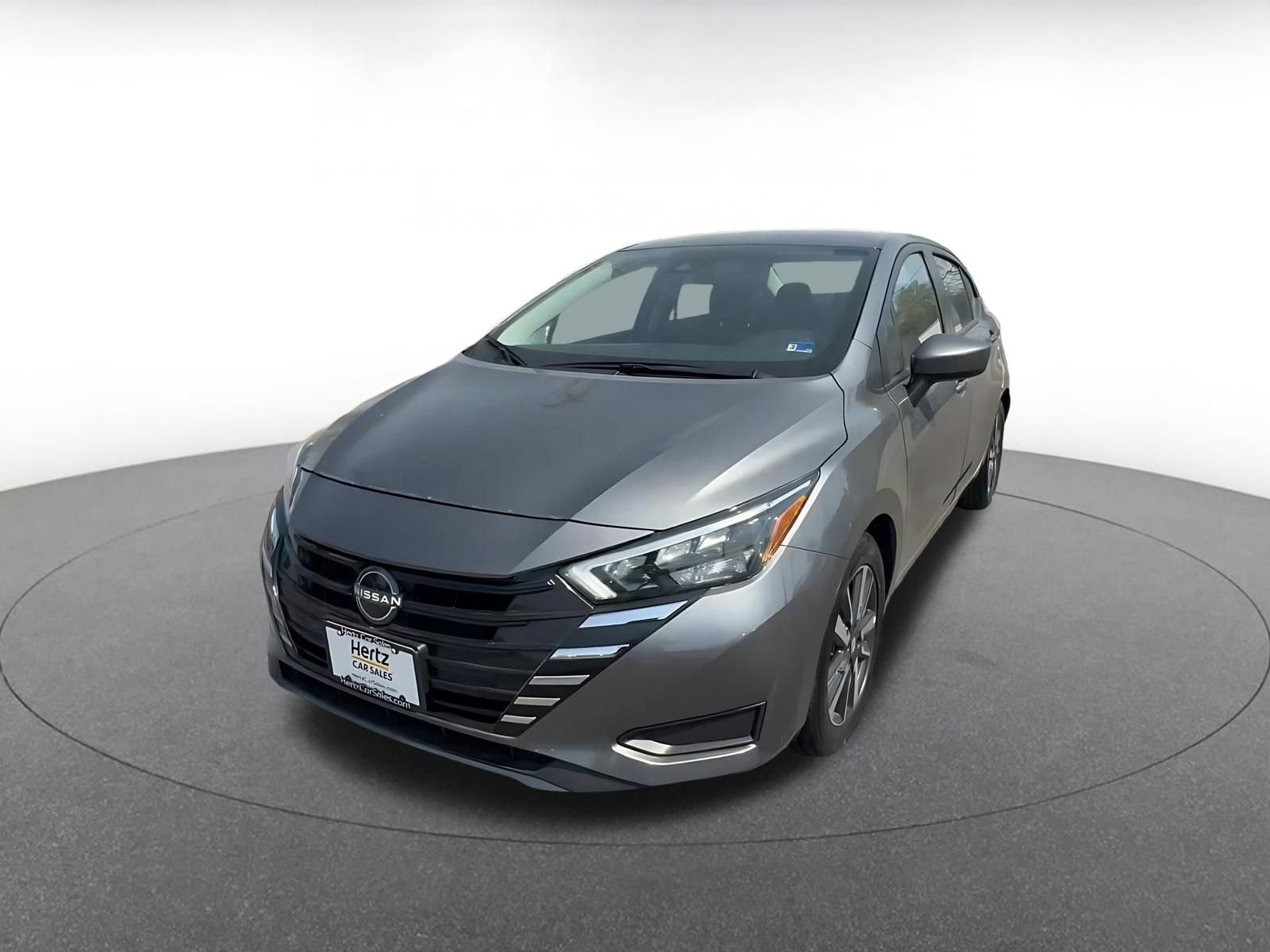 Used 2025 Nissan Versa SV image 7