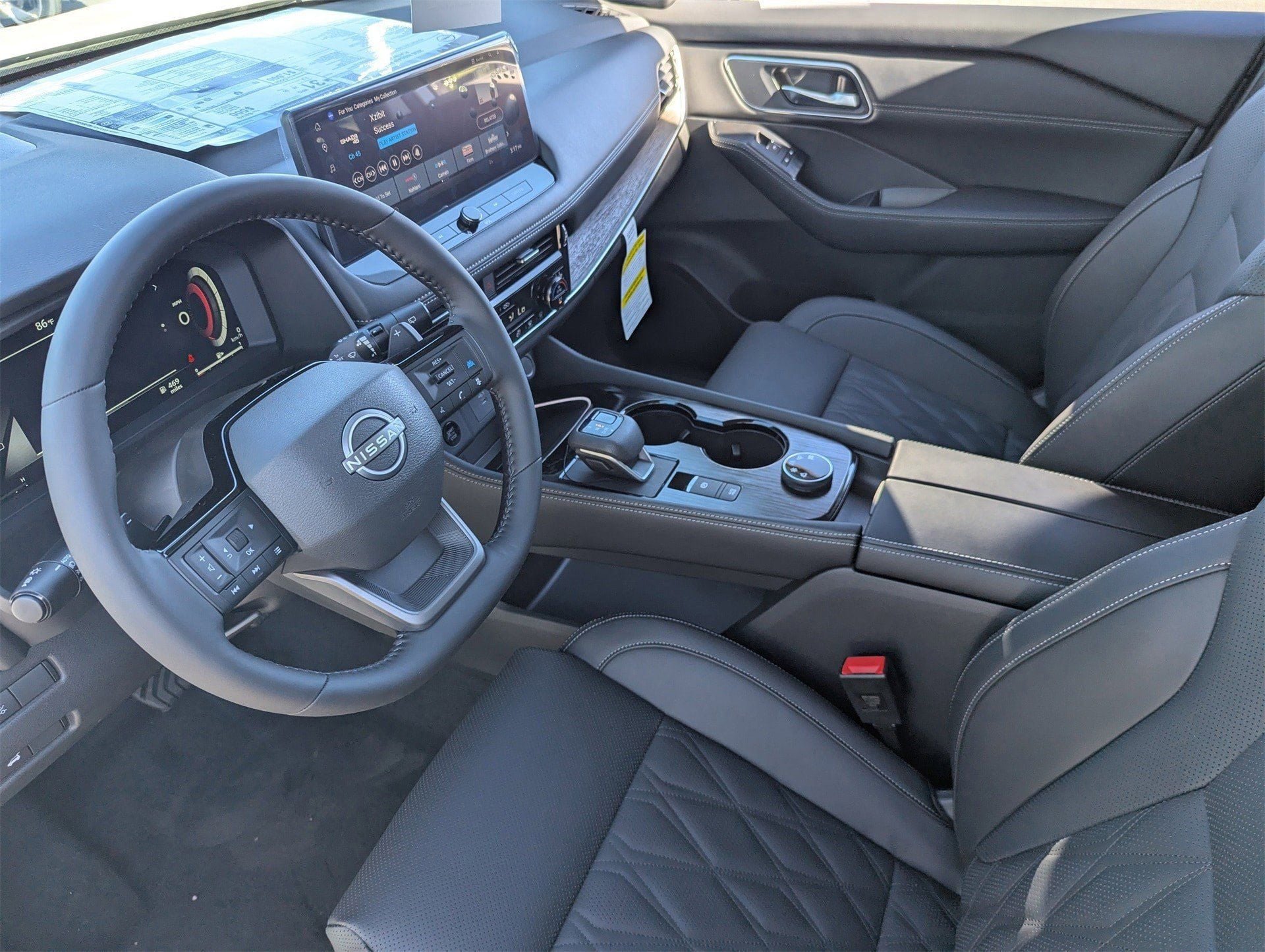 New 2026 Nissan Rogue Platinum image 11