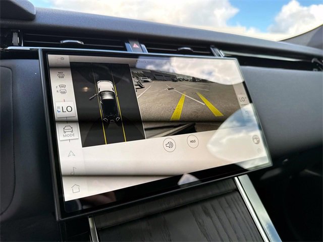 New 2025 Land Rover Range Rover Velar Dynamic SE image 24