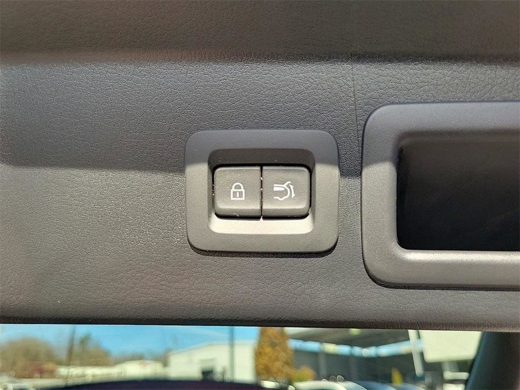 Certified 2025 MAZDA CX-30 2.5 Turbo w/ Premium Package image 6