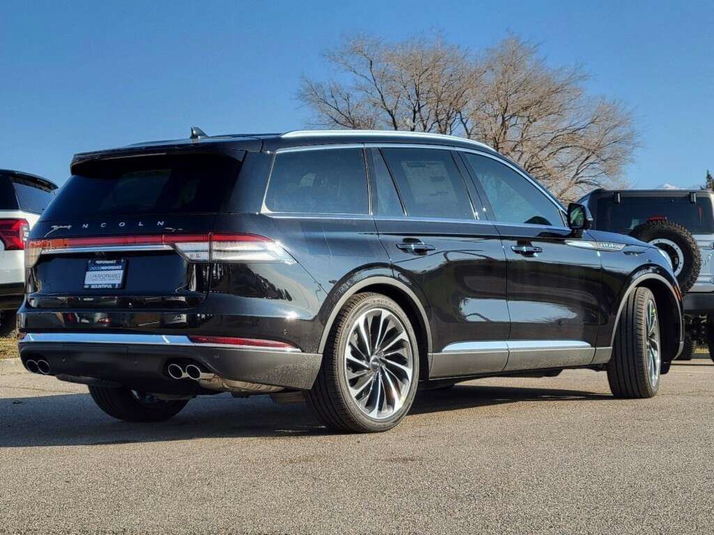 Used 2023 Lincoln Aviator Reserve w/ Equipment Group 201A AWD/4WD image 19