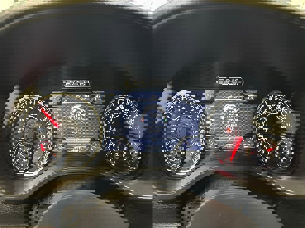 Used 2025 RAM 1500 Laramie image 24