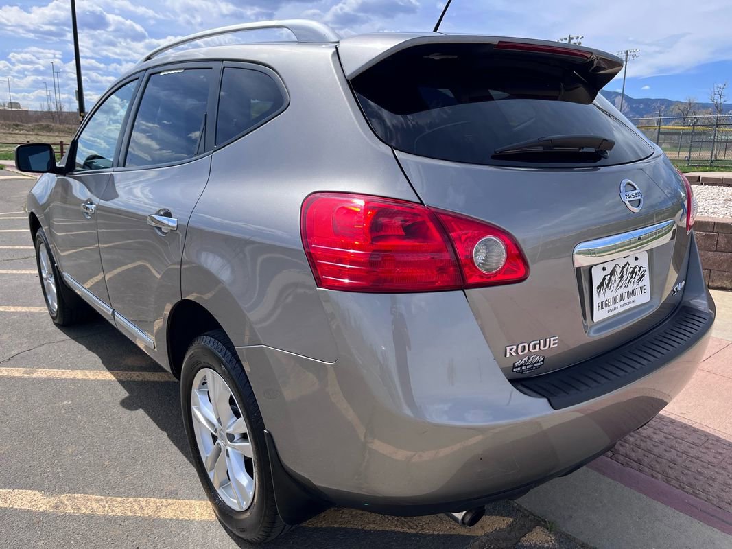 Used 2013 Nissan Rogue SV w/ Premium Pkg image 6