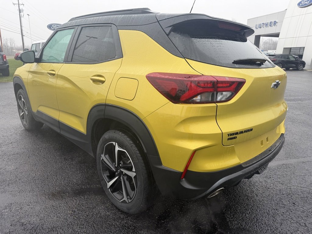 Used 2023 Chevrolet TrailBlazer RS w/ Sun and Liftgate Package image 3