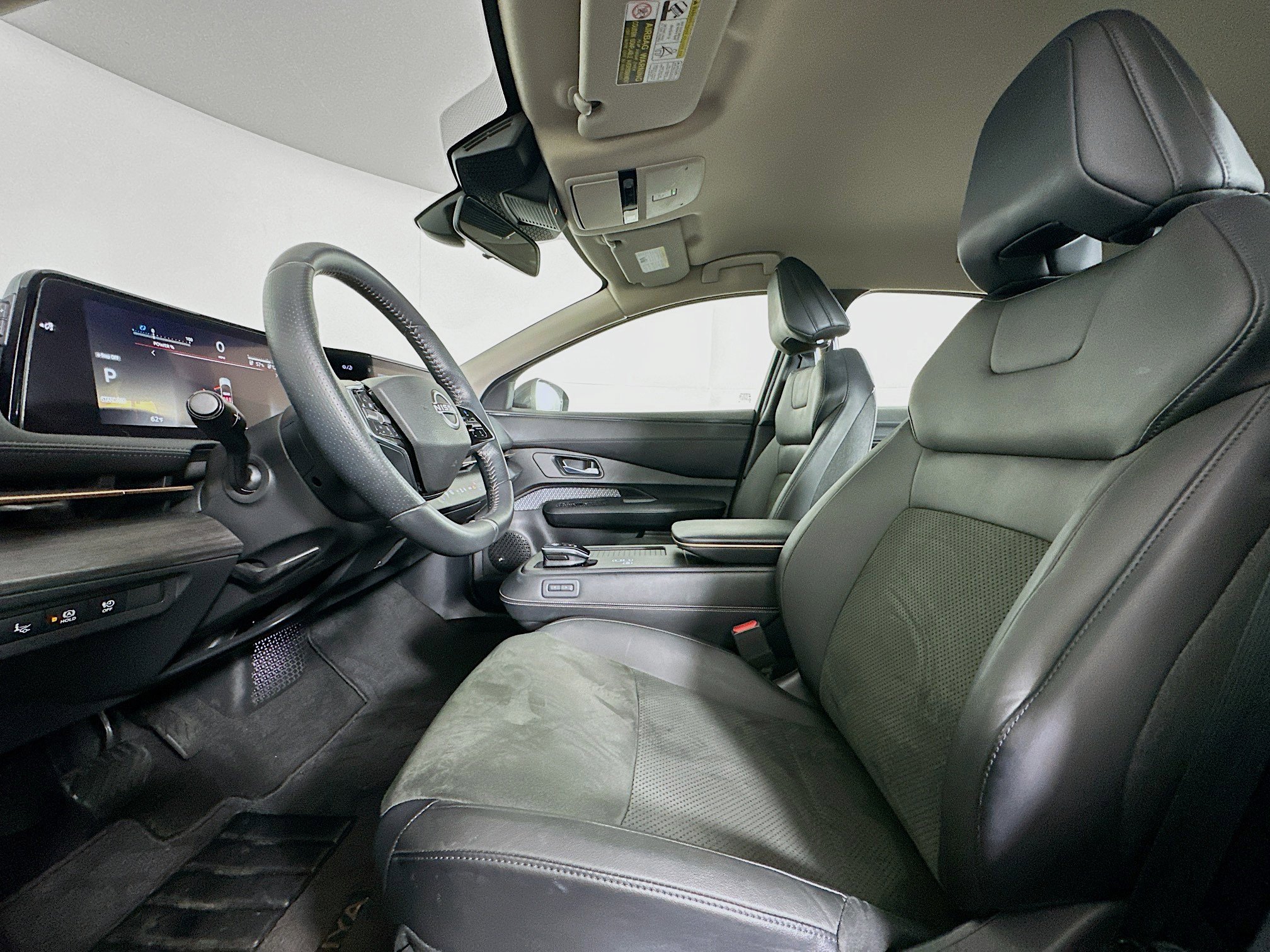 Used 2023 Nissan Ariya FWD image 13