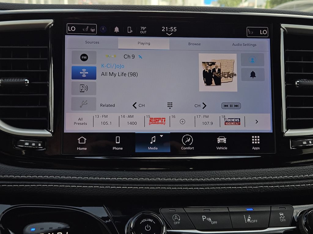 Used 2024 Chrysler Pacifica Touring FWD image 16