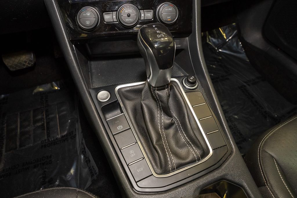 Used 2024 Volkswagen Jetta SE image 16