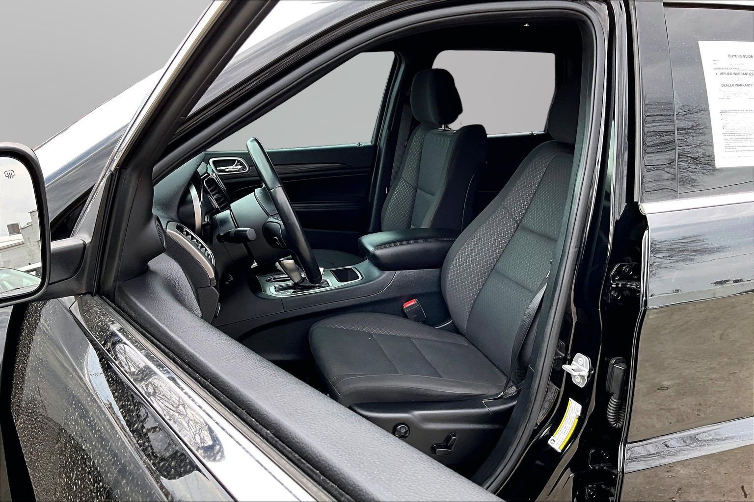 Used 2020 Jeep Grand Cherokee Laredo w/ 18" Wheel & 8.4" Radio Group AWD/4WD image 16