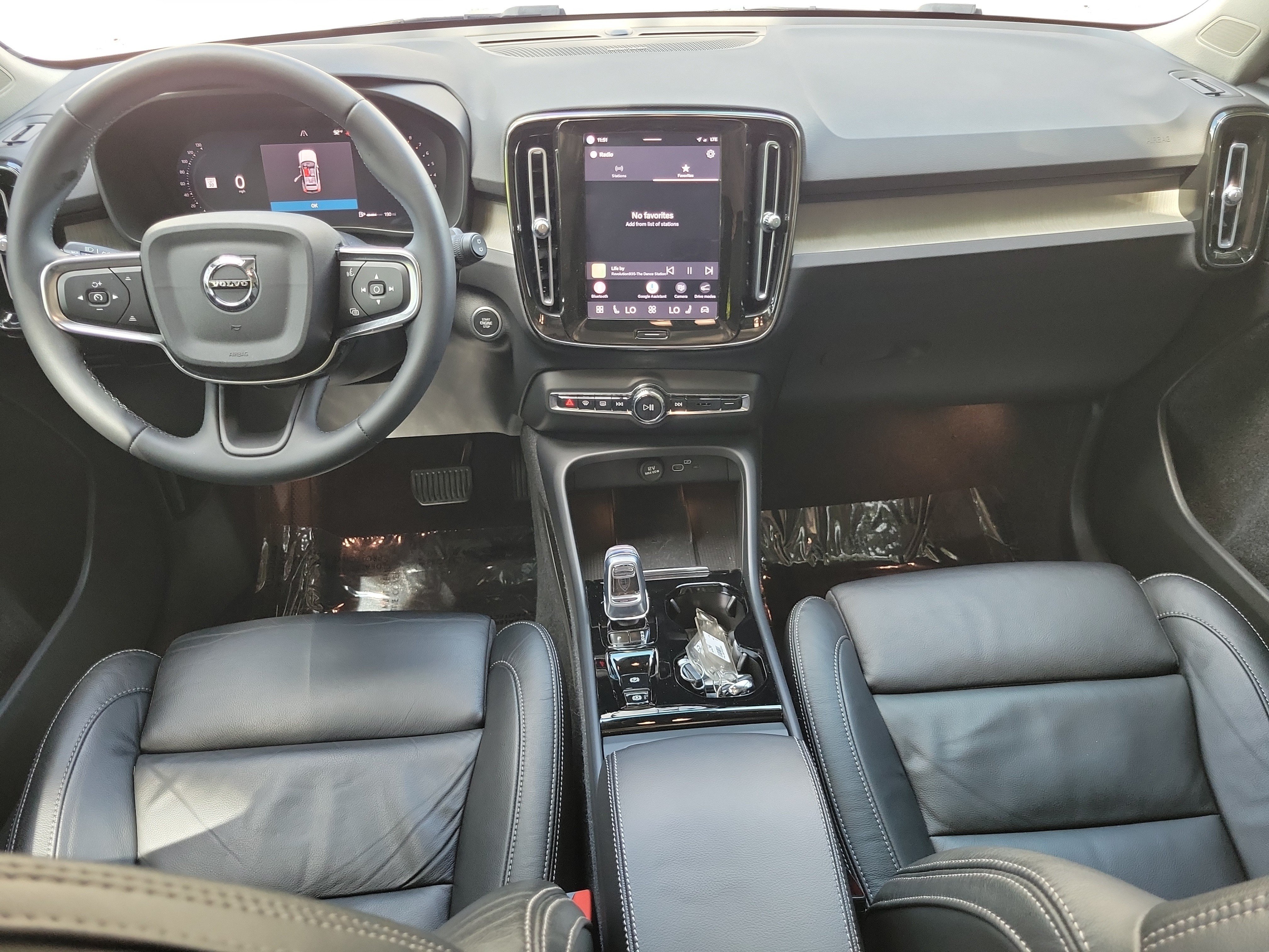 Used 2023 Volvo XC40 B5 Plus w/ Driver Assist Package AWD/4WD image 13