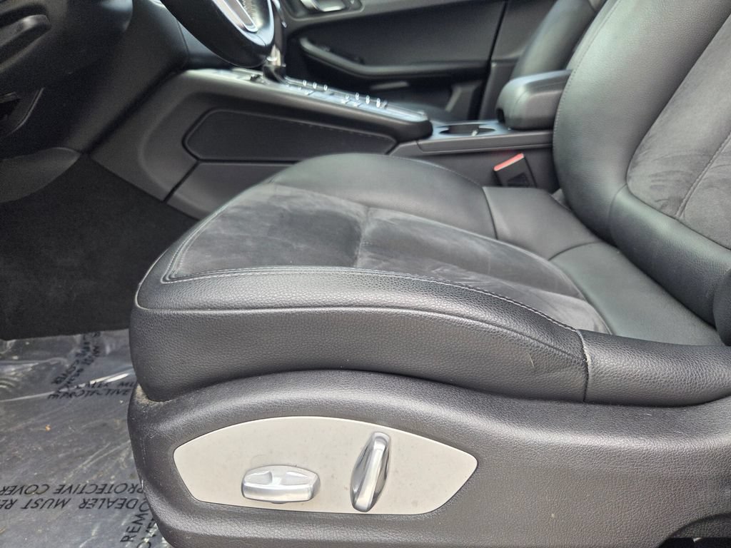Used 2018 Porsche Macan AWD/4WD image 13