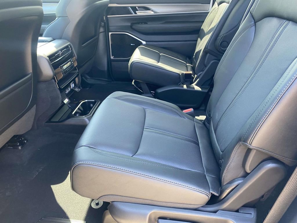 New 2026 Jeep Grand Wagoneer Limited w/ Premium Group II image 35