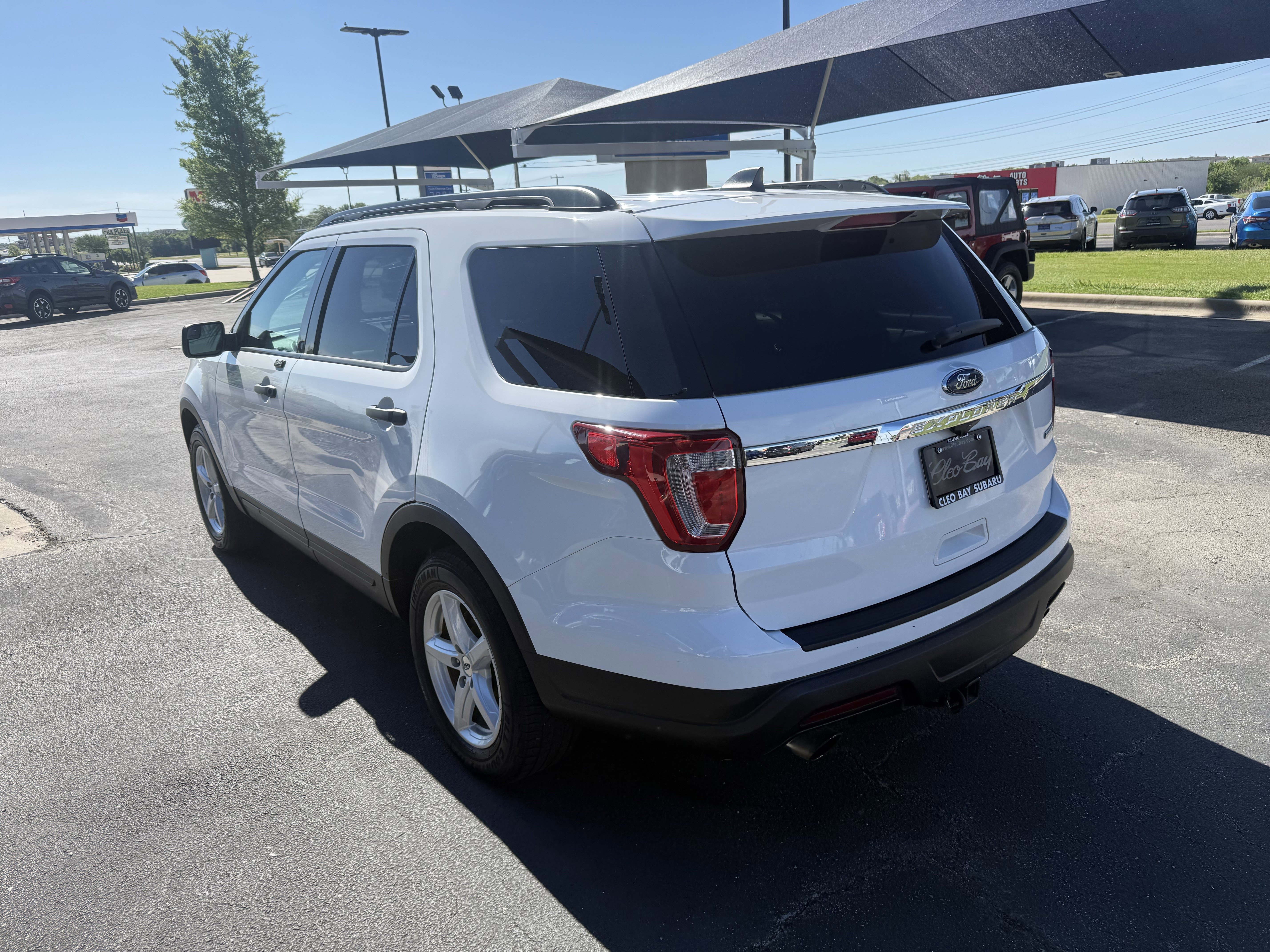 Used 2018 Ford Explorer FWD image 5