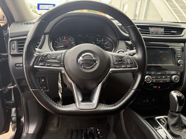 Used 2020 Nissan Rogue SV image 9