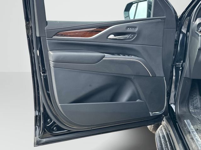 Used 2021 Cadillac Escalade ESV Premium Luxury image 13