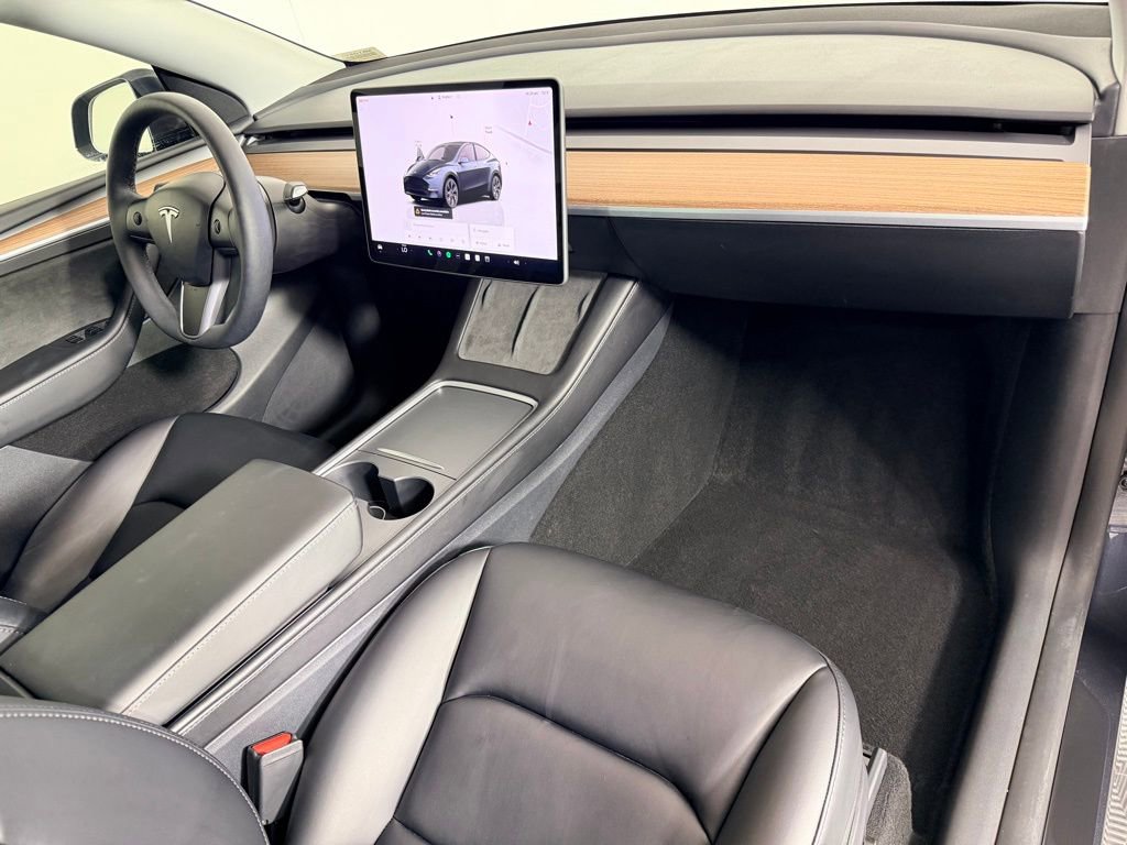 Used 2025 Tesla Model Y Long Range image 27