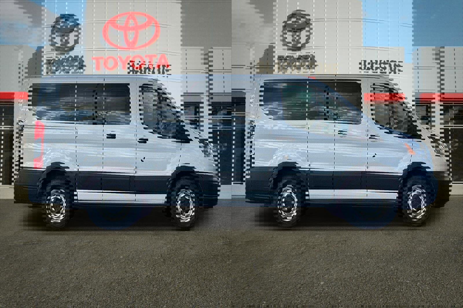 Used 2019 Ford Transit 150 XL image 2