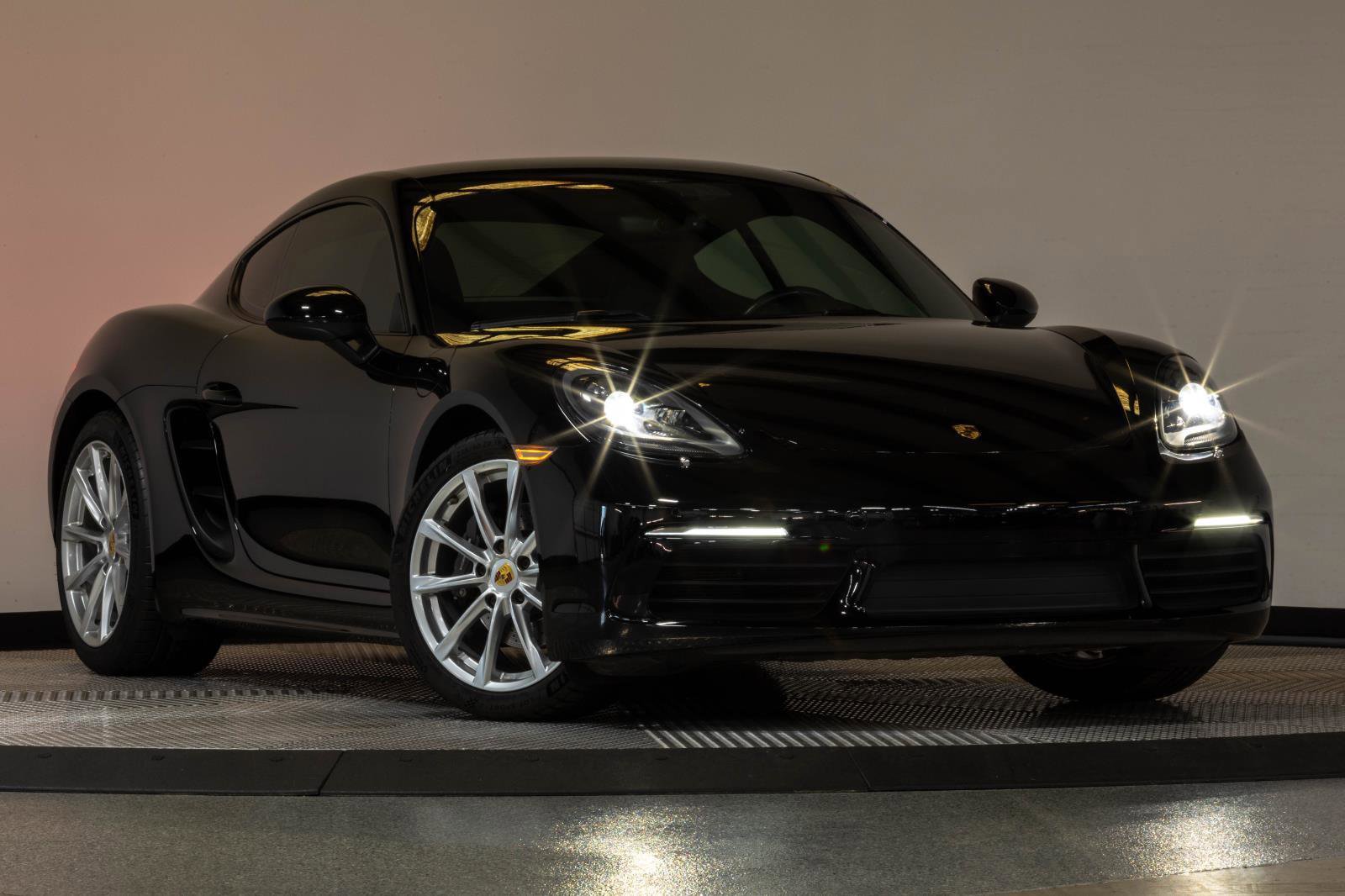 Used 2018 Porsche 718 Cayman RWD image 25